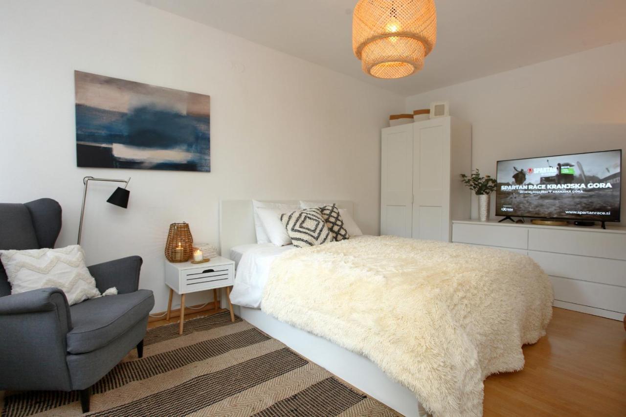 Izola Dreamy Stays Kord Exterior photo